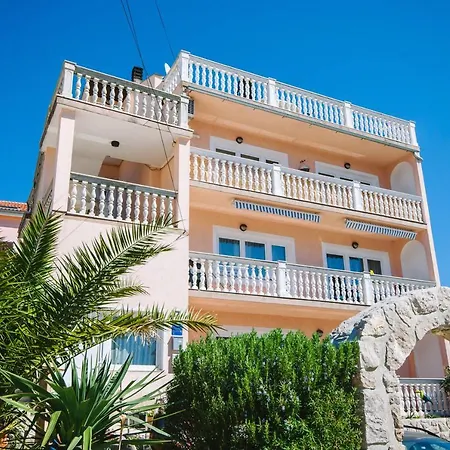 Lela C Apartment Crikvenica