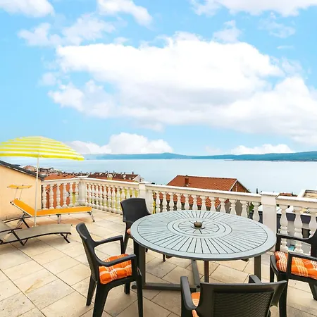 Lela C Apartment Crikvenica